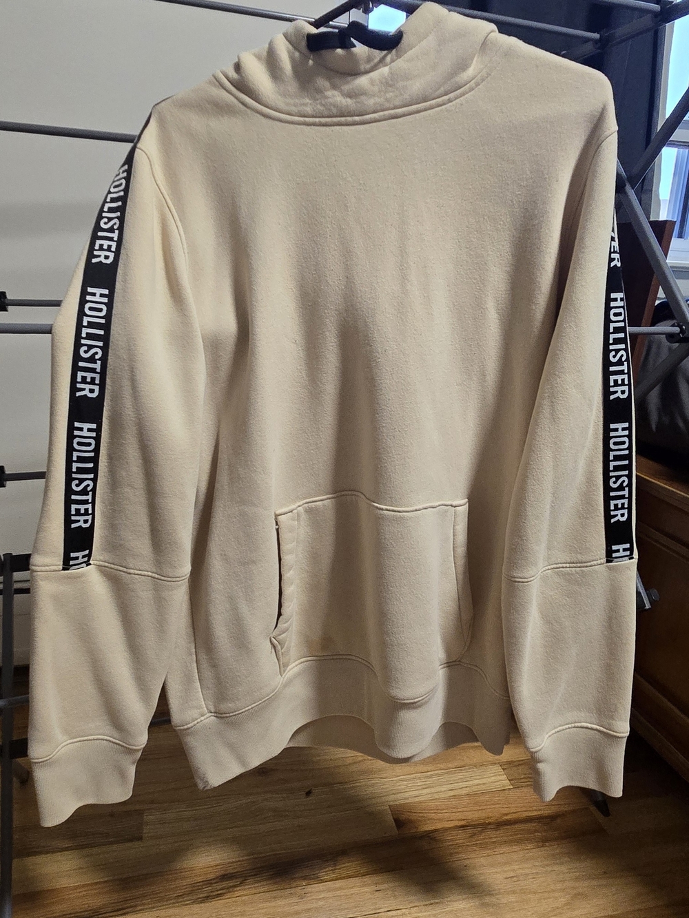 Hollister Men's Cream Crewneck Sweatshirt with Black Logo Tape